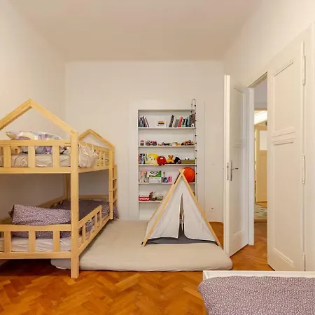 Apartment Live Like A Local Family In Letna