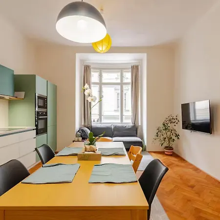 Apartment Live Like A Local Family In Letna Prague